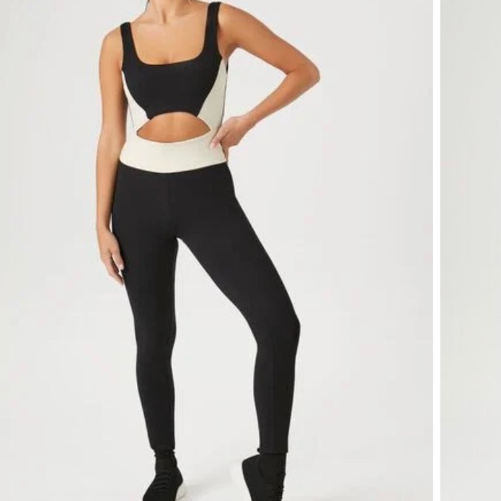 NWT FOREVER 21 ACTIVE COLORBLOCK CUT OUT JUMPSUIT ONESIE IN BLACK & BEIGE SZ M